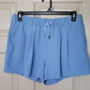 NWT Halara Light Blue Women's Active Pockets Shorts Size Extra large